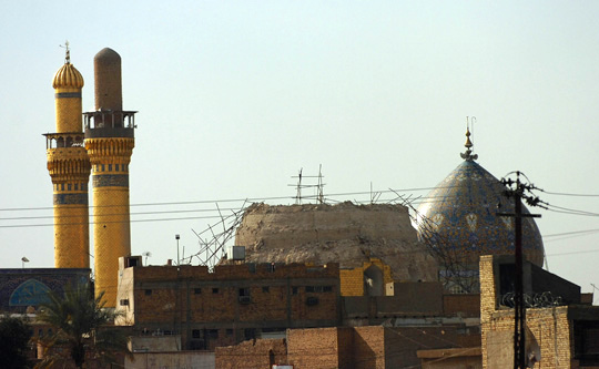 پرونده:Al-Askari Mosque 2006.jpg