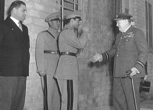 پرونده:Shah churchill.jpg