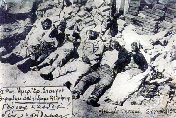 پرونده:Smyrna-massacre greeks-killed line.jpg