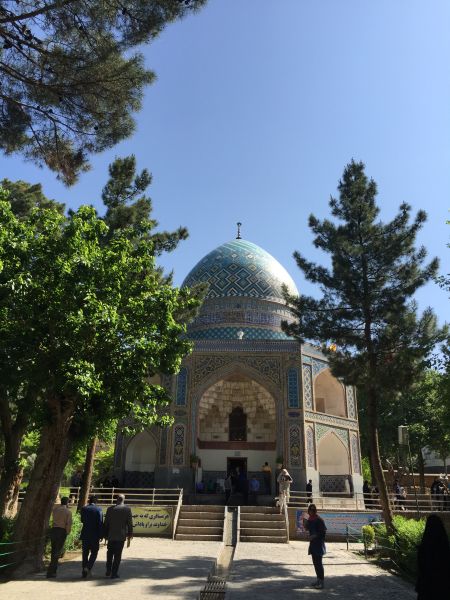 پرونده:3مجموعه تاریخی قدمگاه، بقعه و رباط و حمام.jpg