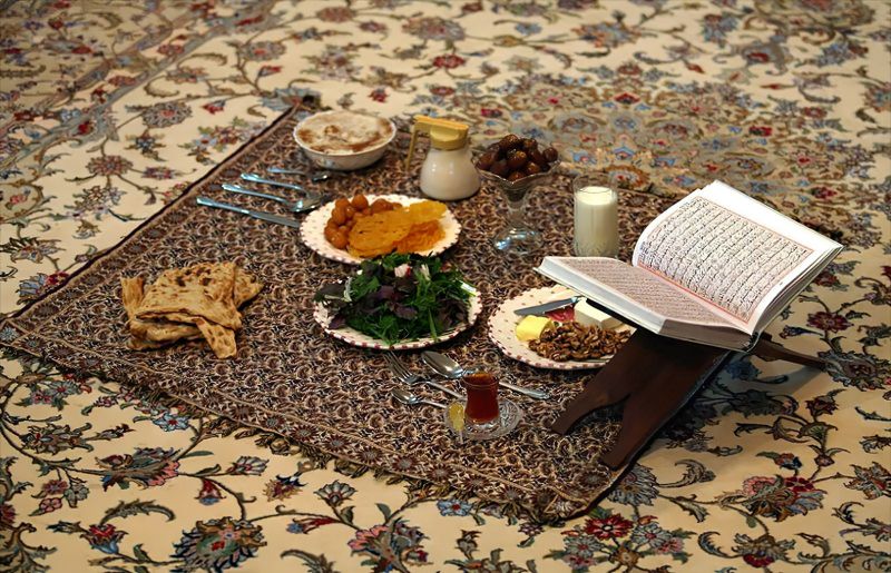 پرونده:An Iranian iftar meal .jpg