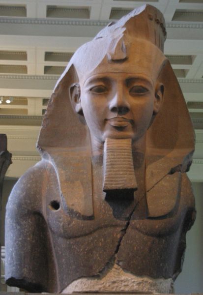 پرونده:Egypt-statue.jpg