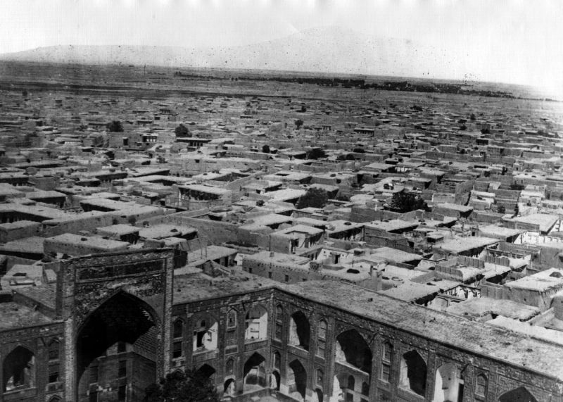 پرونده:Mashhad in 1858.jpg