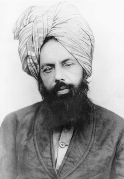 پرونده:Mirza Ghulam Ahmad (c. 1897).jpg