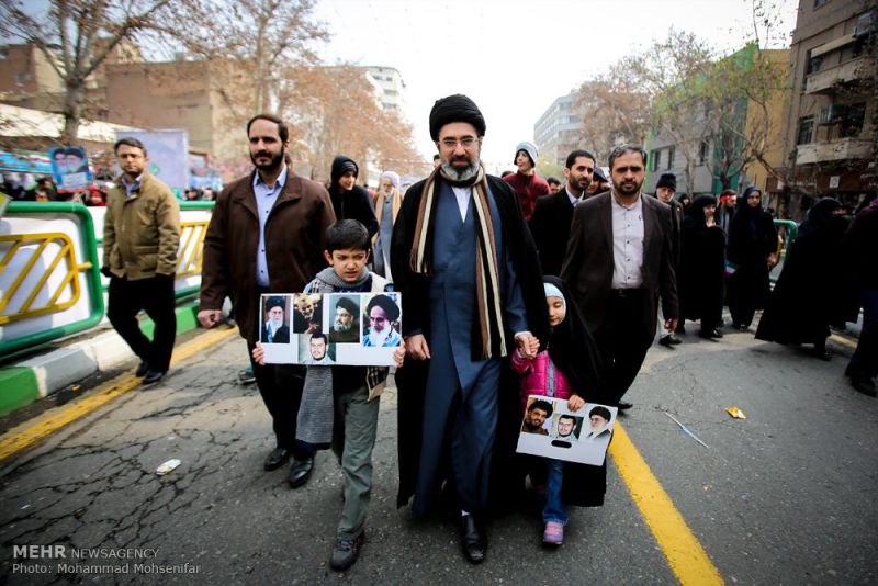 پرونده:Mojtaba Khamenei and his children in 22 Bahman 1395.jpg