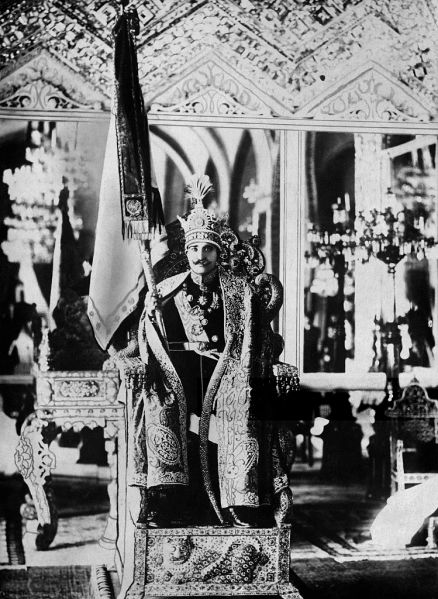 پرونده:Reza shah coronation.jpg