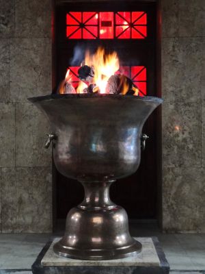 Zoroastrian Fire Temple, Yazd (2).jpg